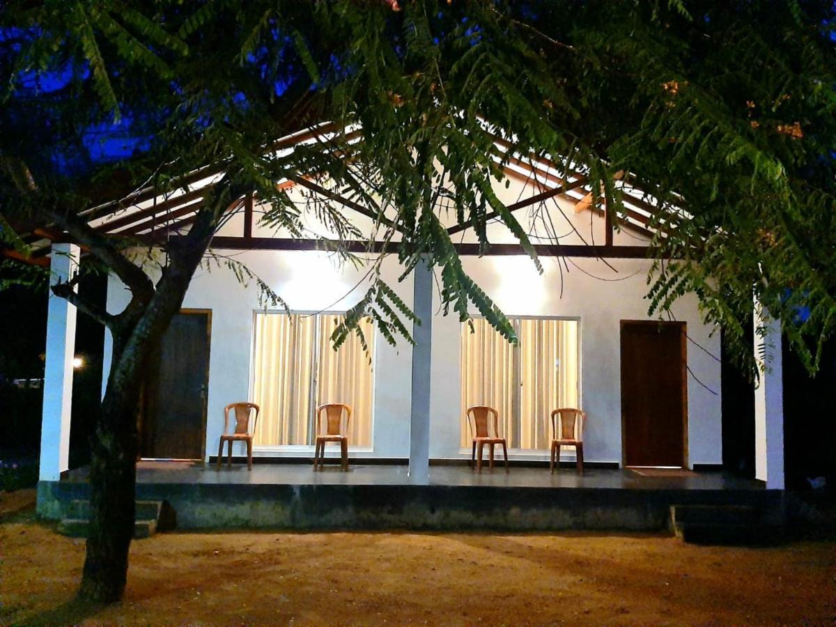 Hotel Krish Kalkudah (Batticaloa) Exterior foto