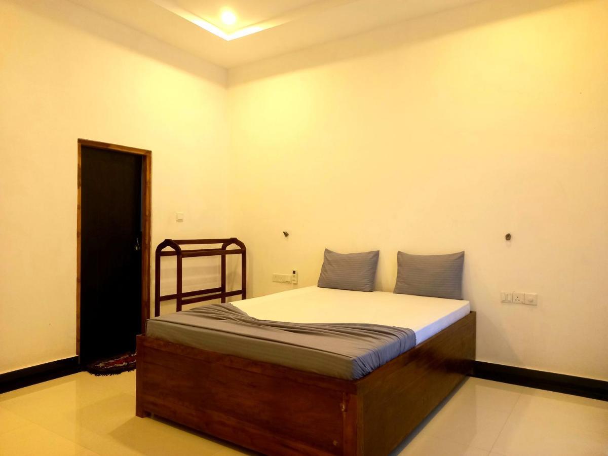 Hotel Krish Kalkudah (Batticaloa) Exterior foto